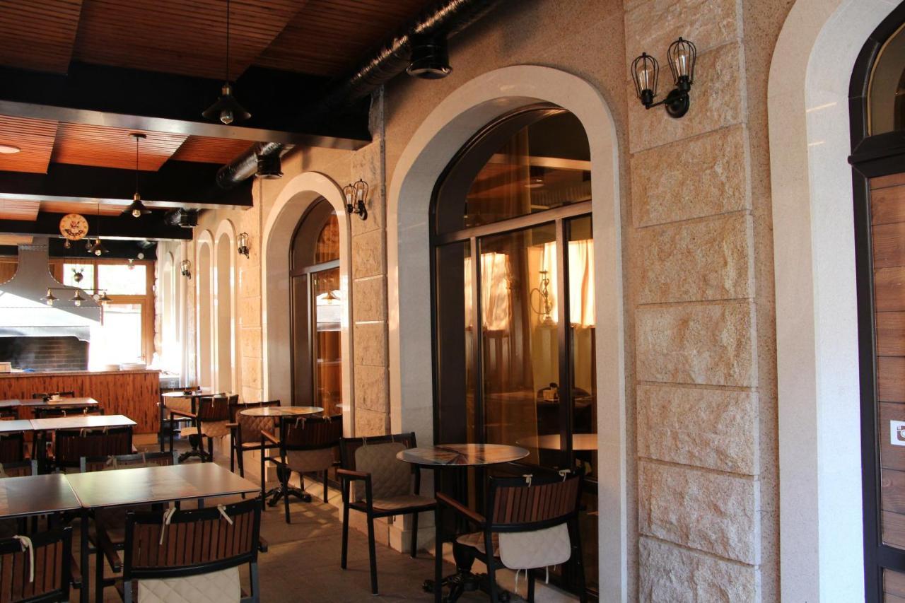 Leon Boutique Hotel Sukhumi Eksteriør bilde