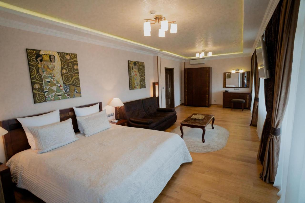 Leon Boutique Hotel Sukhumi Eksteriør bilde