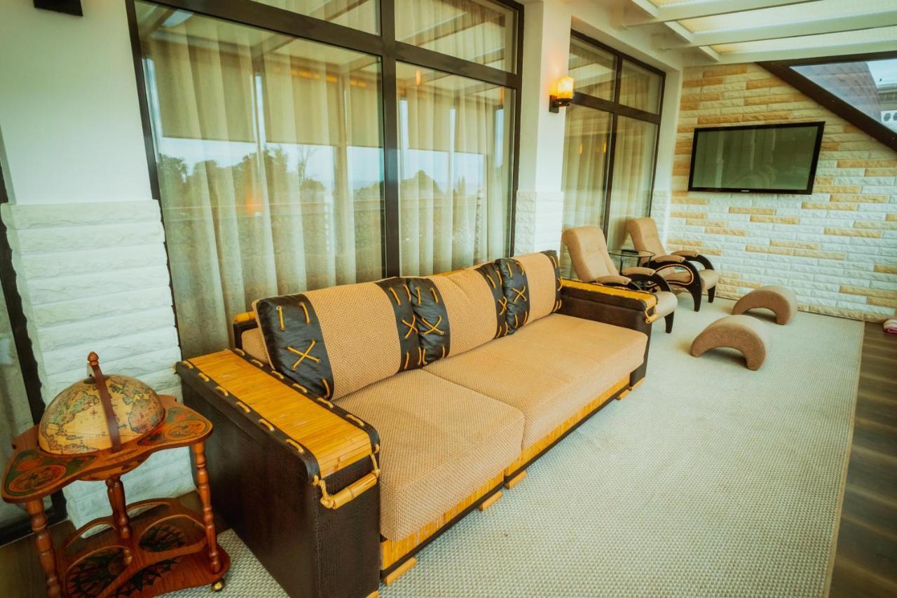 Leon Boutique Hotel Sukhumi Eksteriør bilde