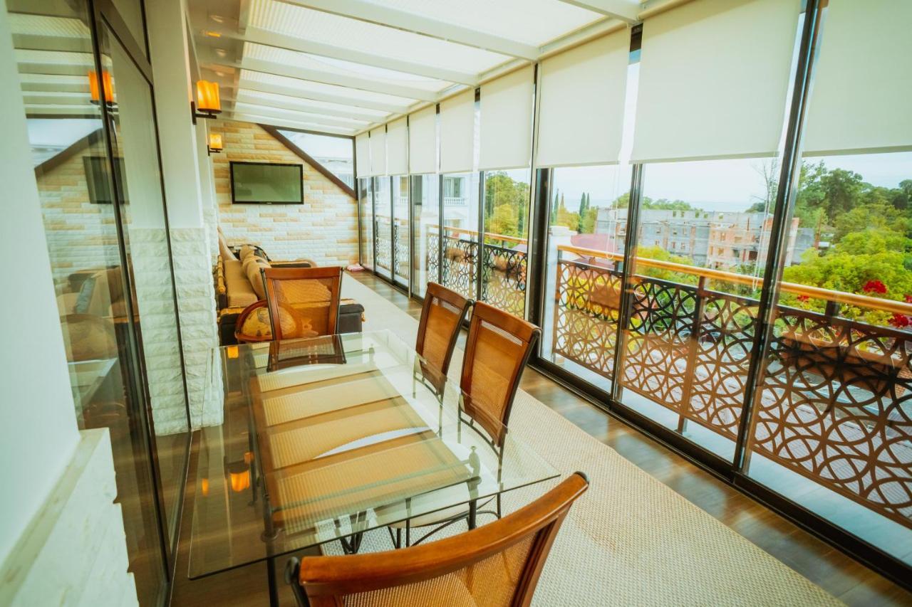 Leon Boutique Hotel Sukhumi Eksteriør bilde