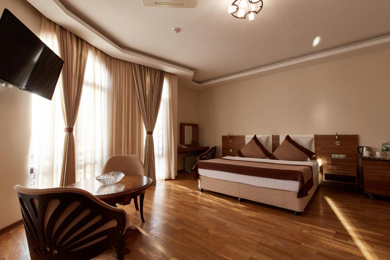 Leon Boutique Hotel Sukhumi Eksteriør bilde