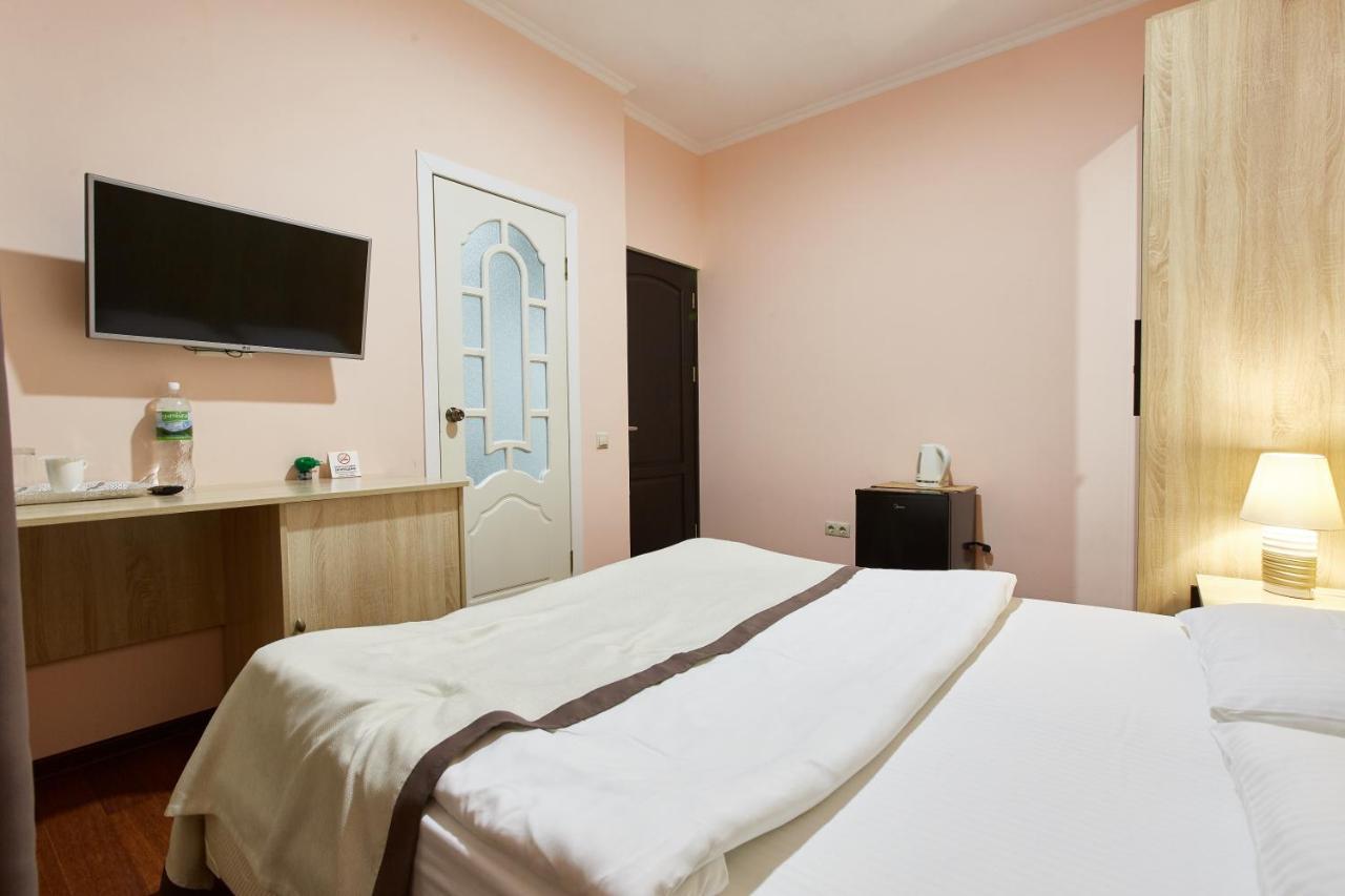 Leon Boutique Hotel Sukhumi Eksteriør bilde
